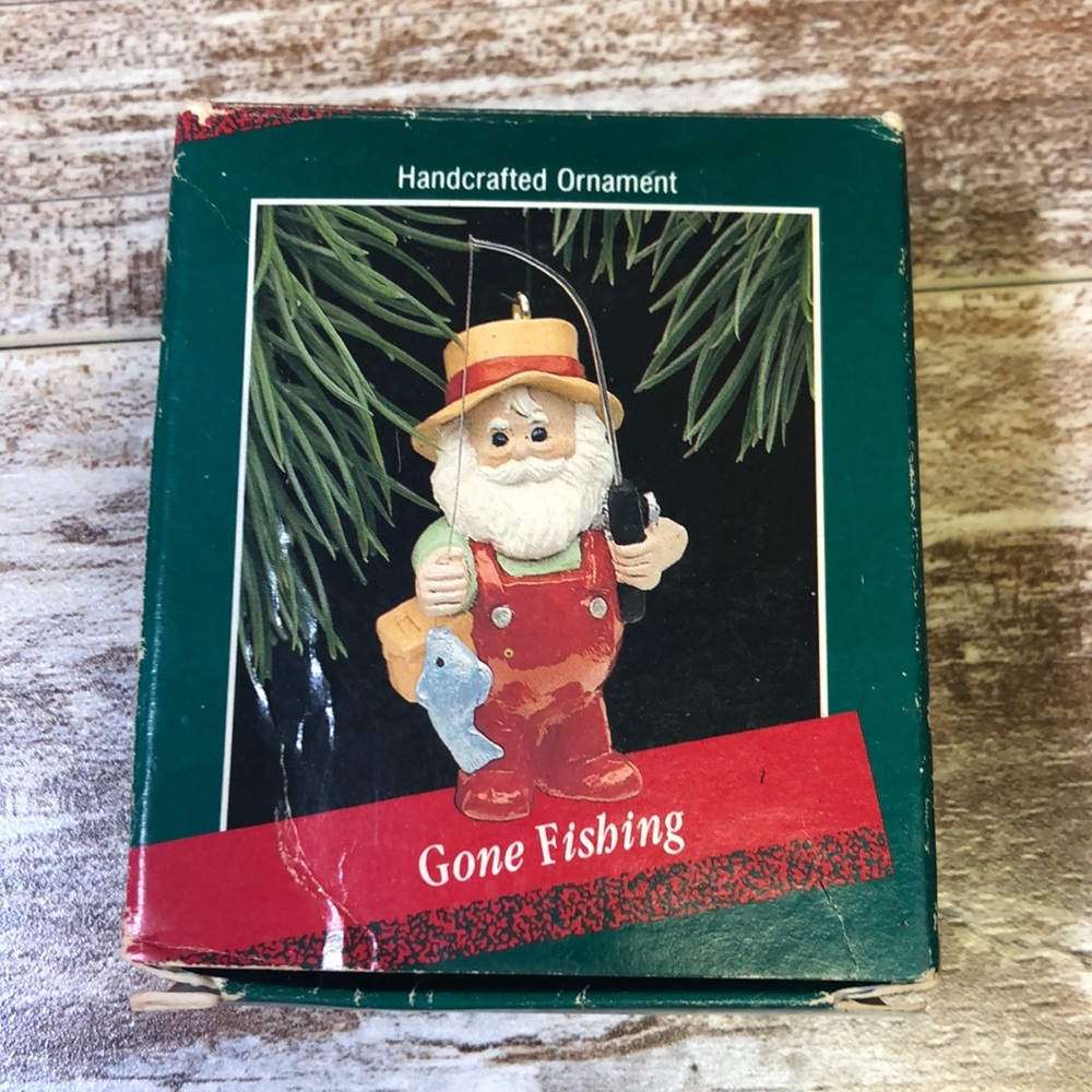 hallmark  ornament 1988 gone fishing Santa